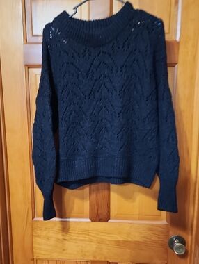 Old Navy Black Open-Knit Crewneck Sweater